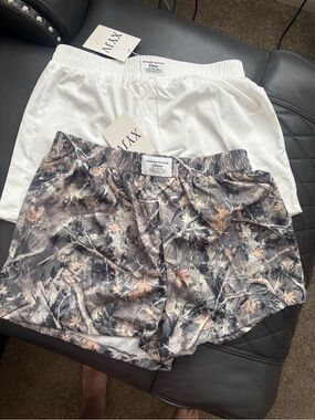 Camo Print & White Lounge Shorts Set brand new size XL 2 pairs lot